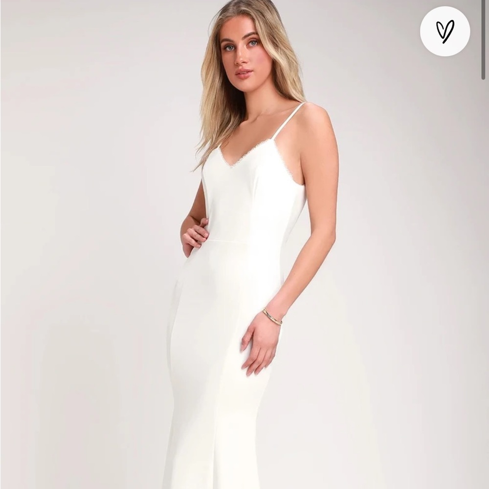 NWT Lulu’s Taliana button back, lace kick train wedding dress | L